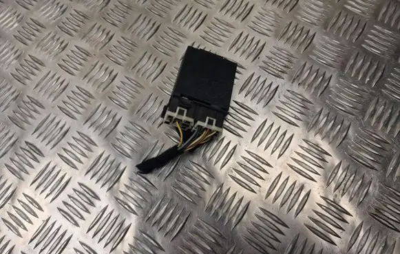Audi A4 S4 B5 8D Other relay 8D0907701A