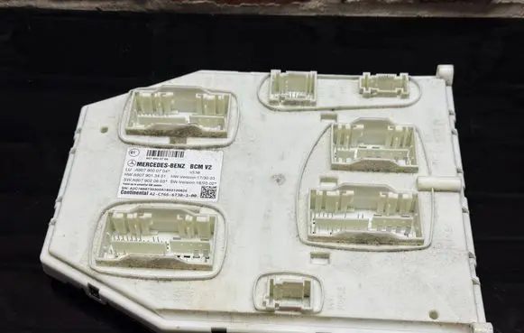 Mercedes-Benz Sprinter W907 W910 Central body control module A9079000704 A9079013401