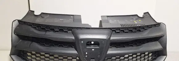 Dacia Sandero Front bumper upper radiator grill 623103971R 1170261X