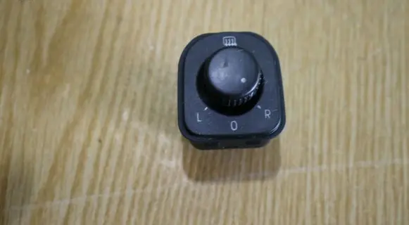 Volkswagen PASSAT B6 Wing mirror switch 1K0959565F