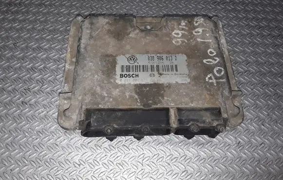 Volkswagen Polo III 6N 6N2 6NF Engine control unit/module 038906013D 0281001673
