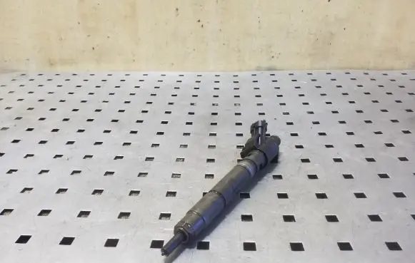 Fuel injector