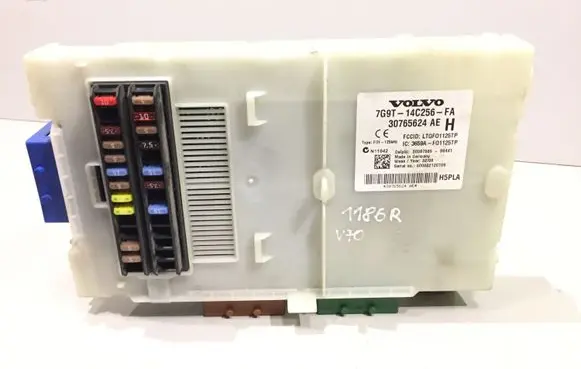 Volvo V70 Fuse module 7G9T14C256FA 30765624AE