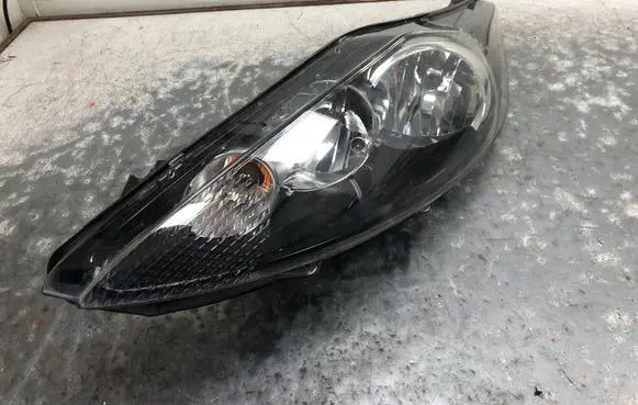 Ford Fiesta Headlight/headlamp 8A6113W030AHBILI 8A6113W030AH