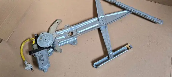 Suzuki Ignis Front window lifting mechanism without motor 8340186G10 8340181G00 8340176G00