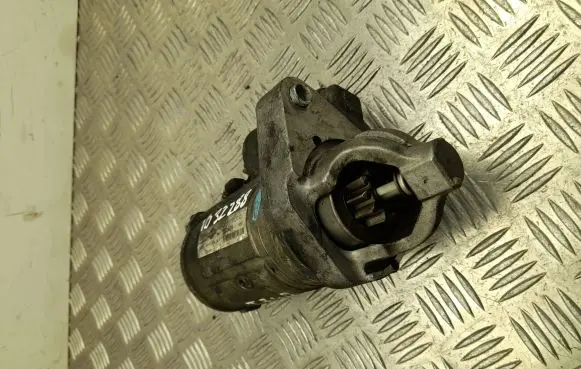 Nissan Navara D40 Starter motor 233005X20C