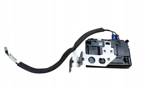 Nissan Qashqai Trunk lid opening control unit 282756RN2B