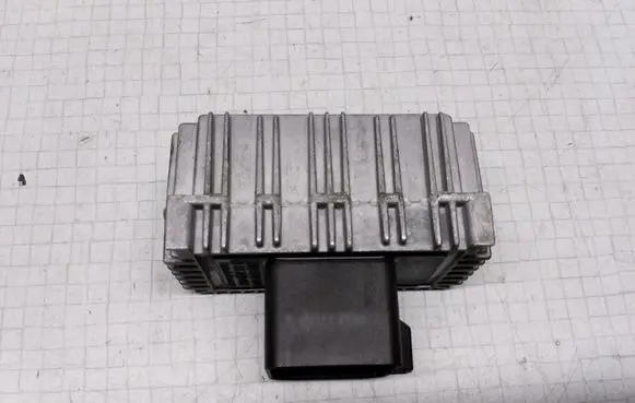 Opel Vectra B Coolant fan relay 90508974 51299001