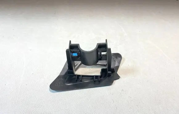 BMW 5 G30 G31 G38 Headlight washer nozzle holder 7385356