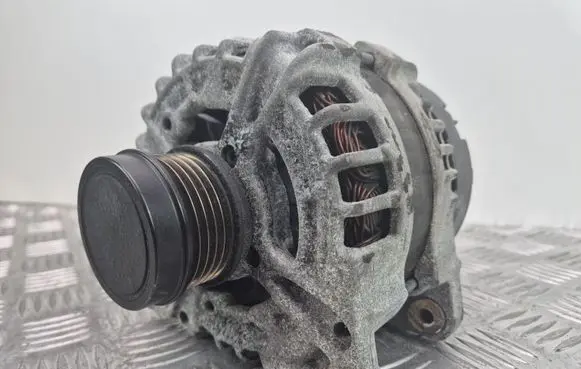 Mercedes-Benz CLA C117 X117 W117 Generator/alternator A0009061903