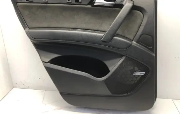 Audi Q7 4L Rear door card panel trim 4L0867305 P0110466 70022504