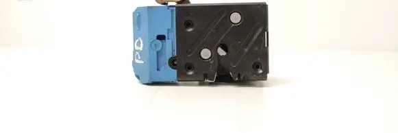 Volvo V70 Front door lock 8650546