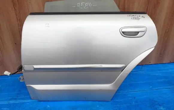 Subaru Outback Front door