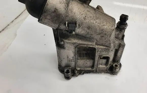Engine oil radiator