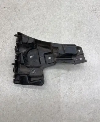 Volvo V60 Front bumper mounting bracket 31323832
