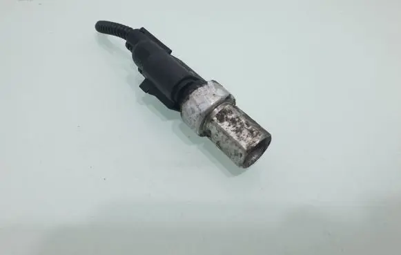 Volkswagen Golf VI Air conditioning (A/C) pressure sensor 