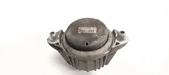 Mercedes-Benz E W212 Engine mount bracket A2122406417