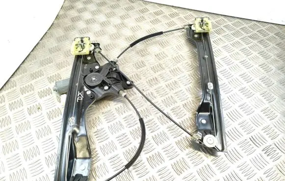 Opel Astra K Front door window regulator with motor 39142315 E05844100
