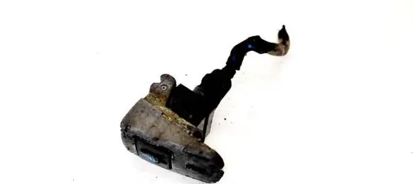 Mercedes-Benz E W210 Front door lock (next to the handle) 