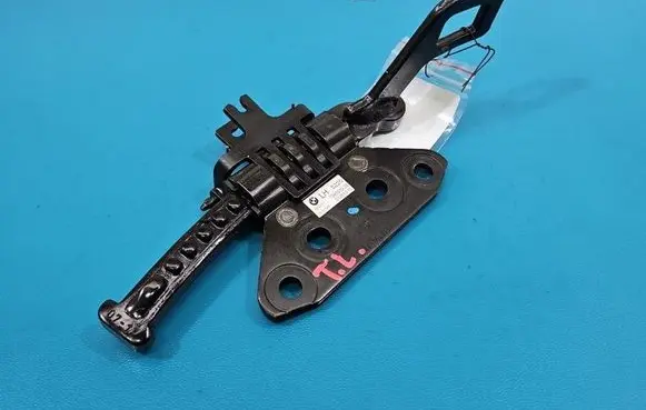 BMW 5 G30 G31 G38 Other engine bay part 7385919 IMPRK1593295