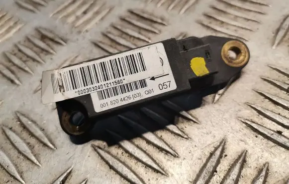 Mercedes-Benz C W203 Airbag deployment crash/impact sensor 0018204426