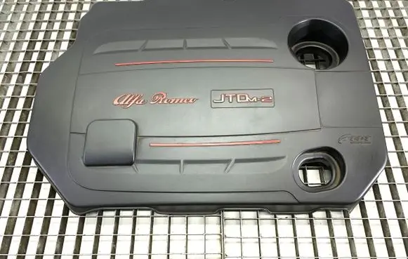 Alfa Romeo Giulietta Engine cover (trim)