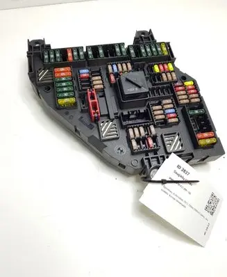BMW 5 F10 F11 Fuse module 921085702