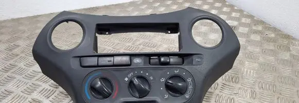 Toyota Yaris Climate control unit 071SL