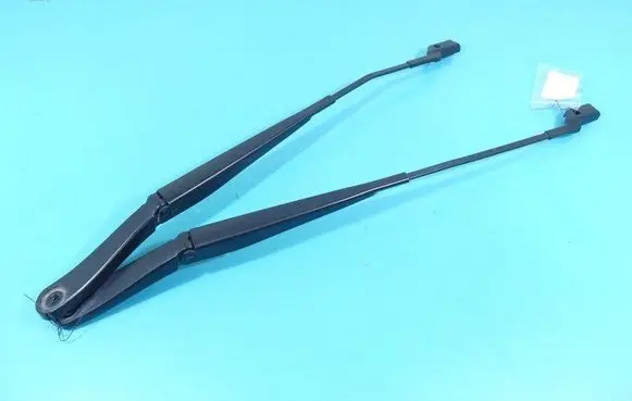 Front wiper blade arm