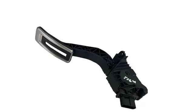 Volkswagen Tiguan Accelerator throttle pedal 5Q2723503F