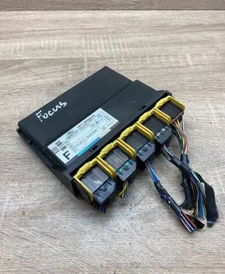 Ford Focus Comfort/convenience module 1S7T15K600FE 5WK48730H WithPlugs