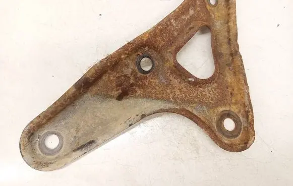 Toyota Corolla Verso AR10 Engine mounting bracket 
