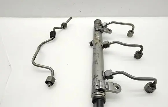Mercedes-Benz Vito Viano W639 Fuel main line pipe A0061536528 RD0002 0281002843