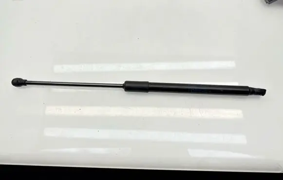 Opel Mokka B Front bonnet/hood damper/strut 2720230200N