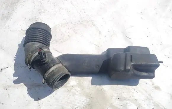 Intake resonator