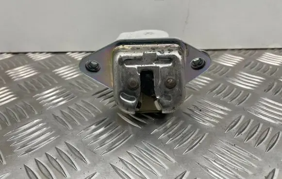 Subaru Outback Loading door lock 