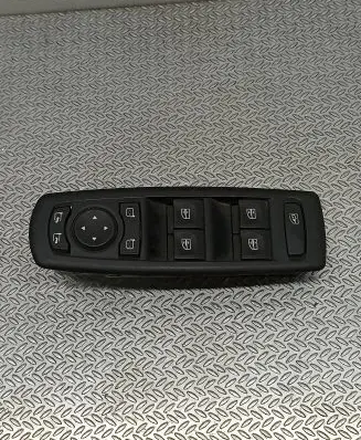 Renault Laguna III Electric window control switch 809610006R 810110H