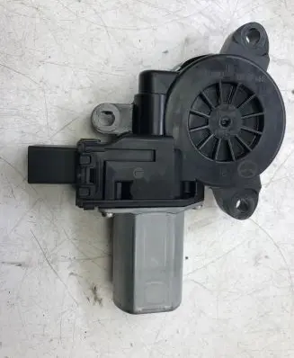 Mazda 3 III Front door window regulator motor BHN95958X