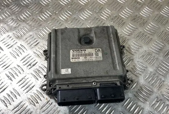 Volvo XC90 Engine control unit/module 30729826A 0281012103