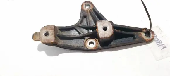 Toyota Avensis T270 Engine mounting bracket 4345705050 43457-05050