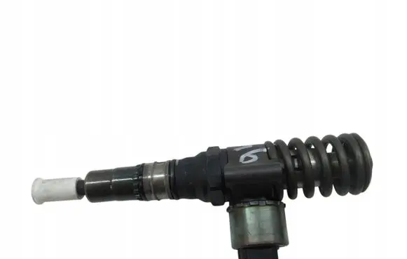 Volkswagen Touran I Fuel injector 03G130073B