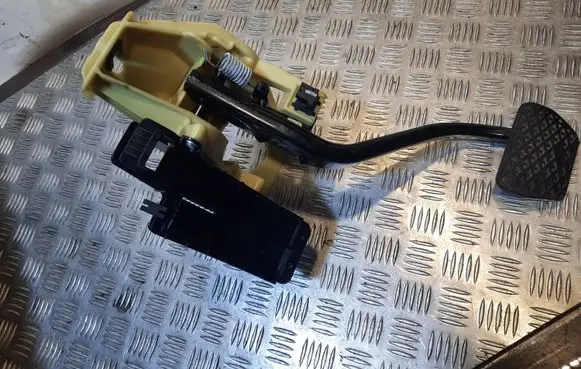 BMW 7 F01 F02 F03 F04 Brake pedal 6782665 35116782665