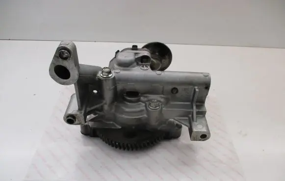 Isuzu D-Max Oil pump RZ4E