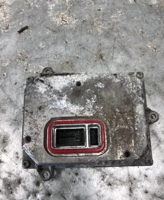 Peugeot 307 CC Headlight ballast module Xenon 1307329121