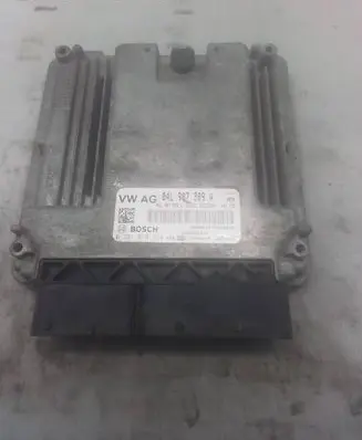 Volkswagen Golf VII Engine control unit/module 04L907309A 0281018526