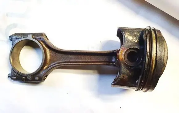 Skoda Superb B6 (3T) Piston with connecting rod 082236