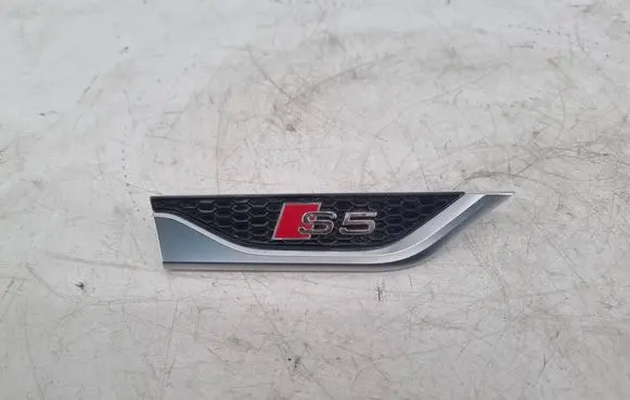 Audi S5 Facelift Fender model badge letters 8W6853602C
