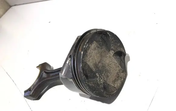 Peugeot 308 Piston with connecting rod P813