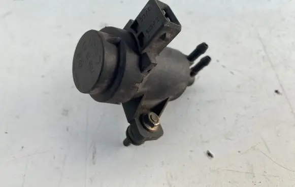 Renault Scenic I Turbo solenoid valve 7700113071