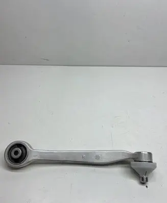 Volkswagen PASSAT B5.5 Front lower control arm/wishbone 8D0407506H